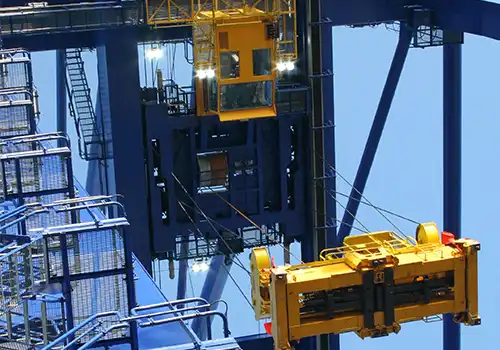 How LED Crane Lights Prevent Accidents in Low Visibility?